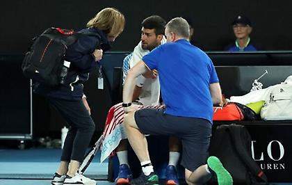 Τζόκοβιτς για τον τραυματισμό του: «Για να είμαι ειλικρινής, δεν πάει καθόλου καλά»