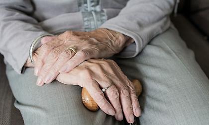 Επιτήδειοι προσπάθησαν να αποσπάσουν 30.000 από ηλικιωμένη στην Πάτρα