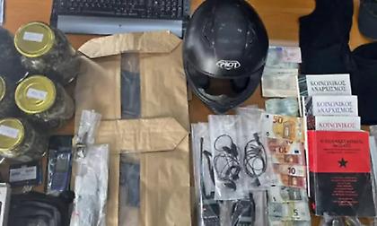 Πάτρα: Αυτά βρέθηκαν στα σπίτια των αντιεξουσιαστών – ληστών