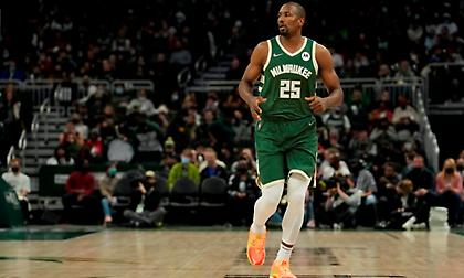 Βγάζουν στο σφυρί τον Σερζ Ιμπάκα οι Μπακς