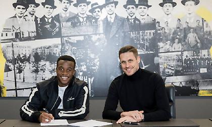 Ανανέωσε με την Ντόρτμουντ ο Μουκοκό