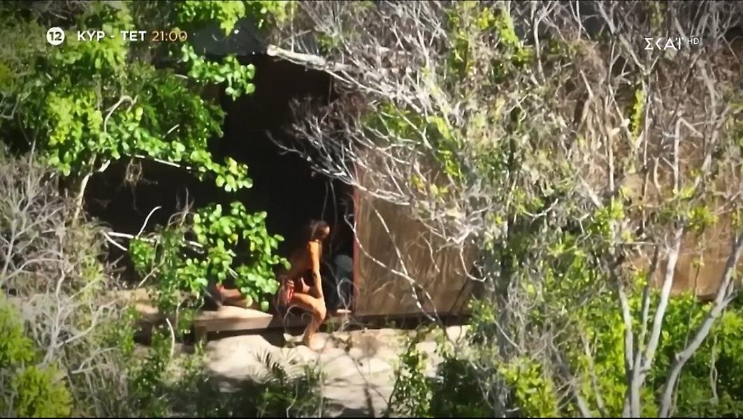 Survivor: Ο Μάριος και η Καρολίνα πιάστηκαν στα «πράσα»!