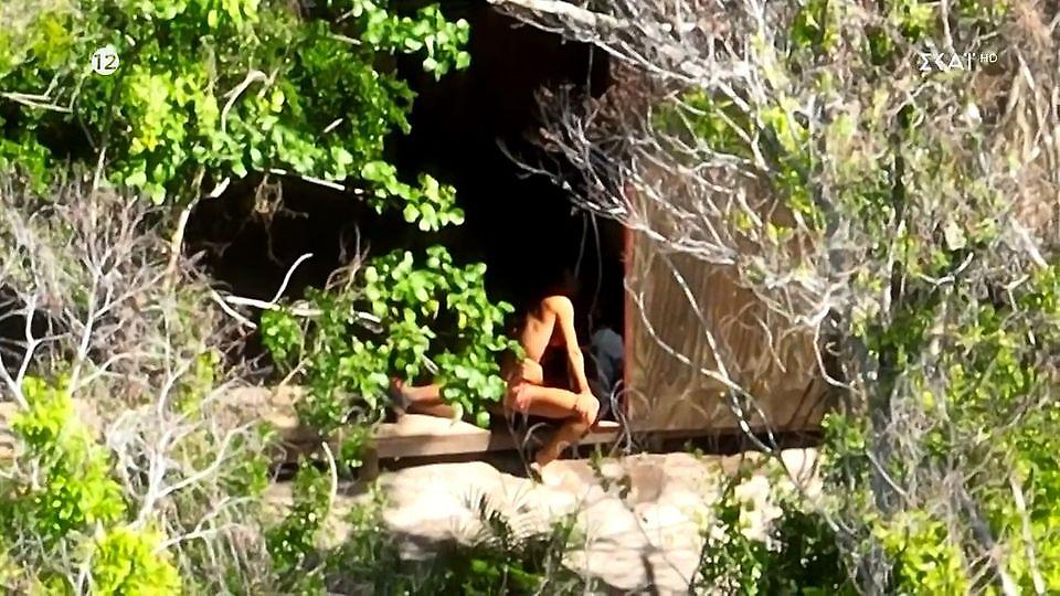 Survivor: Το βίντεο που δείχνει Καρολίνα και Μάριο μαζί σε καλύβα - «Καμπάνα» από Λιανό