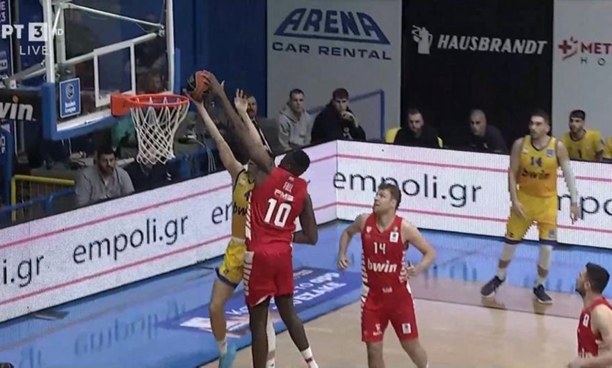 Περιστέρι bwin-Ολυμπιακός: Ο Φαλ έκανε τάπα στον Φύτρο