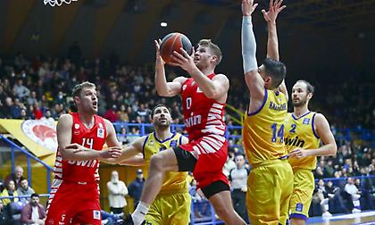 Έσωσε τον Ολυμπιακό από τα… δόντια του Περιστερίου bwin ο Γουόκαπ!