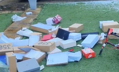 Απατημένος παλαίμαχος ποδοσφαιριστής πέταξε τα πράγματα της πρώην του από το παράθυρο!