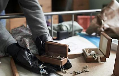 Χαλκιδική: Συμμορία γυναικών λήστευε σπίτια - Ανάμεσά τους και μια 16χρονη!