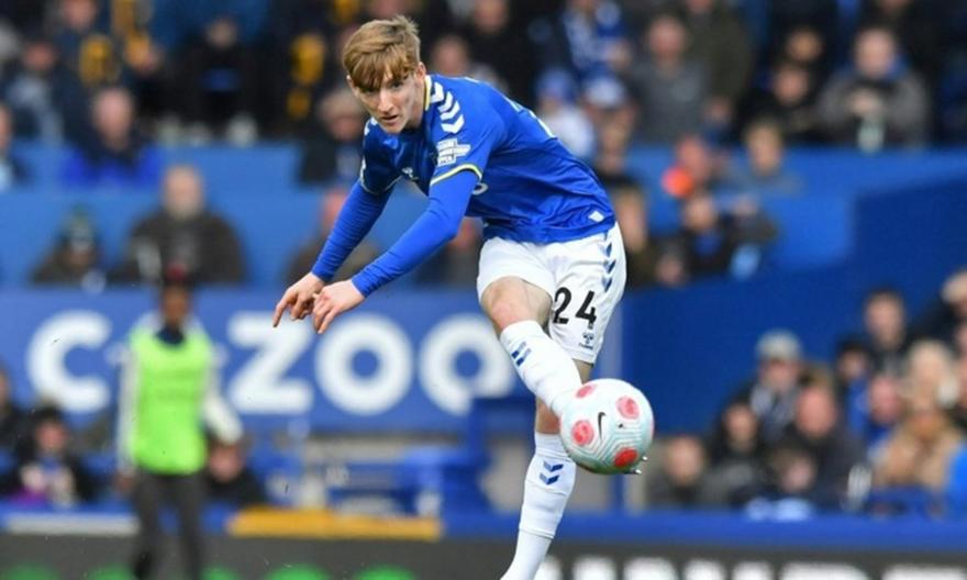 Νιούκαστλ: Σε συζητήσεις με την Έβερτον για Γκόρντον