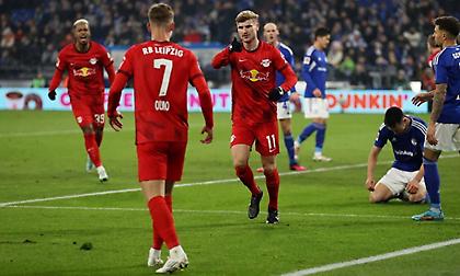 «Σκόρπισε» τη Σάλκε και ανεβαίνει η Λειψία!