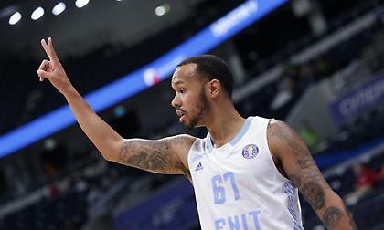 Ισπανικά ΜΜΕ: «Κλείνει στην Αρμάνι ο Νέιπιερ!»