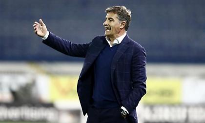 Η ενδεκάδα του Ολυμπιακού: Βασικοί Βαλμπουενά, Μασούρας και Σαμασέκου