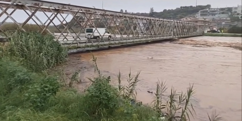 Ανεβαίνει επικίνδυνα η στάθμη του ποταμού Ευρώτα