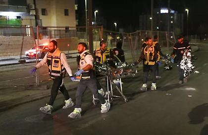 Μακελειό στην Ιερουσαλήμ: Πολλοί νεκροί και τραυματίες μετά από πυροβολισμούς έξω από συναγωγή