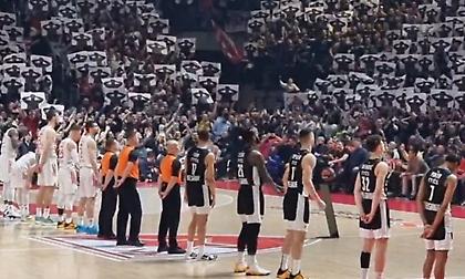 Δυνατή καζούρα: Τα πλακάτ των οπαδών του Ερ. Αστέρα με Παρτιζάν για το buzzer-beater του Νέντοβιτς!