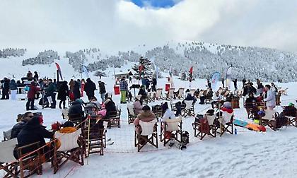 Γέμισε το χιονοδρομικό κέντρο στα Καλάβρυτα