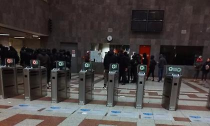 Ένταση στο Σύνταγμα από ομάδα ακροδεξιών