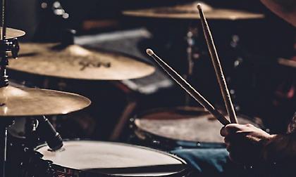 Πρώην ντράμερ Πυξ Λαξ: Την ενοχή του για ασέλγεια σε 6χρονη πρότεινε ο εισαγγελέας!