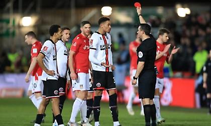 Η στρογγυλή κόκκινη κάρτα στο Ρέξαμ-Σέφιλντ Γιουνάιτεντ έγινε... viral