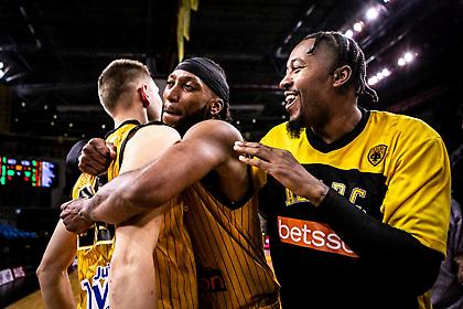 Ομαδάρα η ΑΕΚ του Καντζούρη στην Πόλη