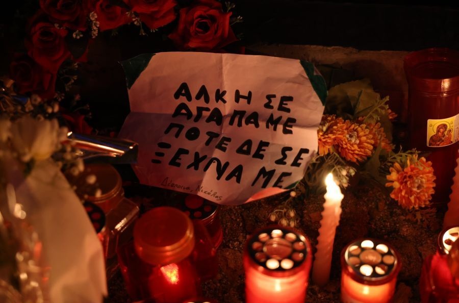 Άλκης Καμπανός: Χιλιάδες κόσμου τίμησαν τη μνήμη του