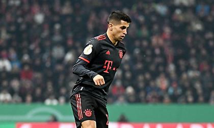 Χθες ανακοινώθηκε, απόψε παίζει βασικός και «σερβίρει» ασίστ για την Μπάγερν Μονάχου ο Κανσέλο!