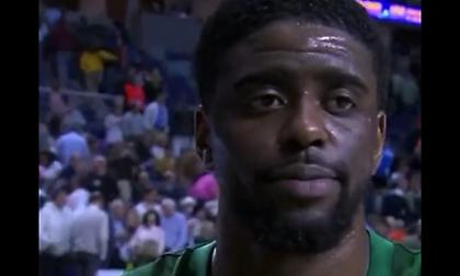 Ξενερωμένος και με το βλέμμα… στο κενό ο Μπέικον στο ημίχρονο με Ρεάλ