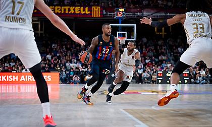 Γλίτωσε το «στραπάτσο» με Μπάγερν και  ανέβηκε κορυφή η Μπαρτσελόνα