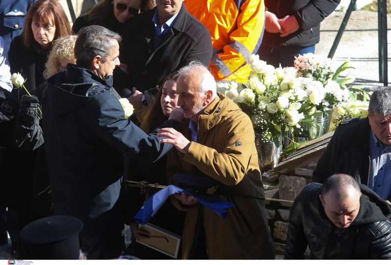 Kηδεία Τσιτλακίδη: Ράγισαν καρδιές στο τελευταίο «αντίο»