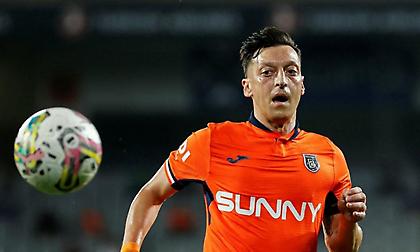 «Αποφάσισε να σταματήσει το ποδόσφαιρο ο Μεσούτ Οζίλ»