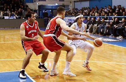 Elite League: Άλωσε το Ιβανώφειο και προσγείωσε τον Ηρακλή ο Πανερυθραϊκός