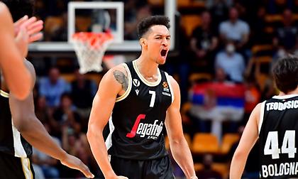 Απίστευτο: Ο Μπάκο έκανε 5ο φάουλ όμως έμεινε στο ματς!