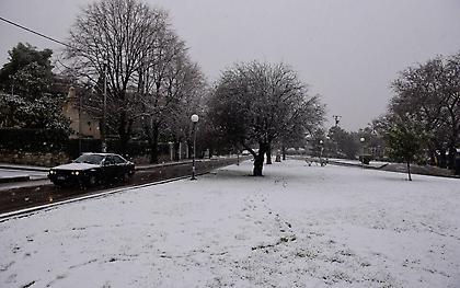 Κακοκαιρία «Μπάρμπαρα»: «Σαρώνει» ο χιονιάς από τη Μακεδονία μέχρι και την Κρήτη