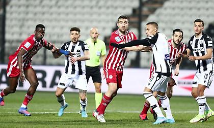 Τι κάνει ο Ολυμπιακός το καταχείμωνο στην Τούμπα και τι κάνει ο Σλοβάκος VAR όταν χρειάζεται