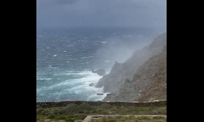 Ο ΑΟ Μυκόνου ξαναχτυπά με ανάρτηση για την κακοκαιρία «Barbara»!