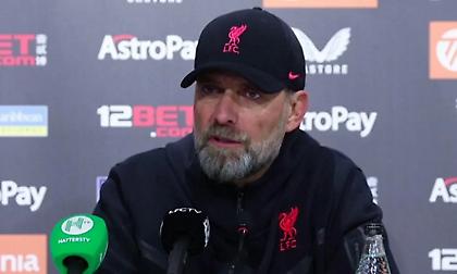 Αρνήθηκε να απαντήσει σε δημοσιογράφο που του ασκεί σκληρή κριτική ο Κλοπ