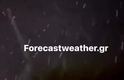 Η κακοκαιρία «Barbara» έφερε χιόνια και στην Αττική