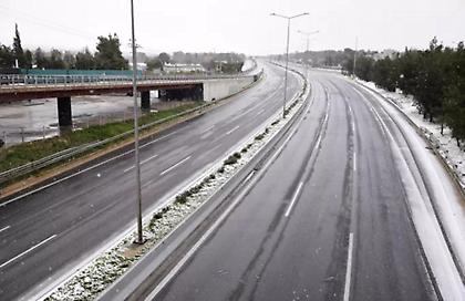 Κακοκαιρία Barbara: Κλειστή η εθνική οδός Αθηνών - Λαμίας