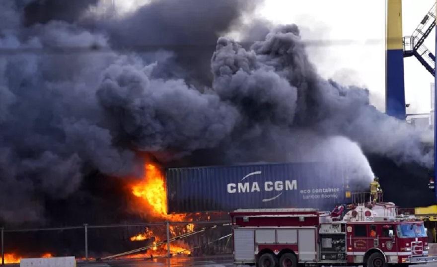 Τουρκία: Σβήστηκε η φωτιά στο λιμάνι του Ισκεντερούν