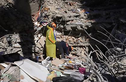 Τραγωδία δίχως τέλος: Πάνω από 5.000 οι νεκροί σε Τουρκία και Συρία, συνεχίζονται οι έρευνες διάσωση