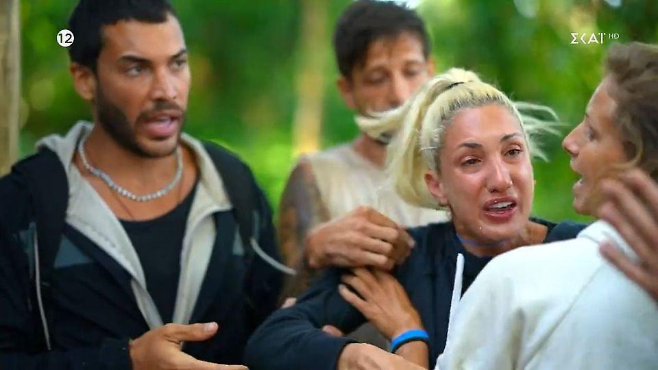 Survivor: Μεγάλος καυγάς στους Μπλε με άσχημους χαρακτηρισμούς και ψέματα