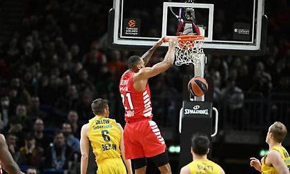 Φοβερά καρφώματα από Μπολομπόι, Μπλακ και Παπανικολάου