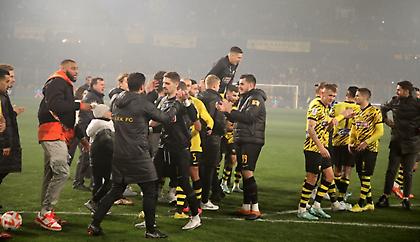 Οι πανηγυρισμοί παικτών και οπαδών της ΑΕΚ για το 3-0 επί του Ολυμπιακού