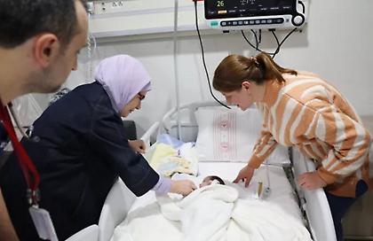 Επικοινωνιακή αντεπίθεση από Ερντογάν: Μετέφεραν βρέφη με το προεδρικό αεροσκάφος