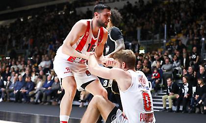 Ολυμπιακός για Παπανικολάου-Γουόκαπ: «Δεν δαγκώνουν, να σε μυρίσουν θέλουν!»