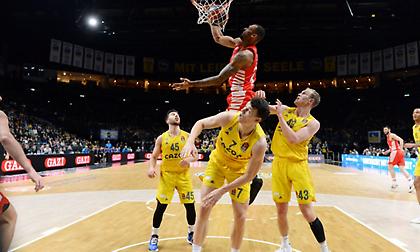 Σίκμα: «Είναι πραγματικά μία τρομερή ομάδα ο Ολυμπιακός»