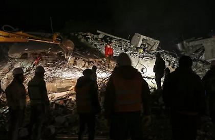 Έρευνες για ζευγάρι Ελλήνων που αγνοείται στα συντρίμμια μετά τους σεισμούς στην Τουρκία