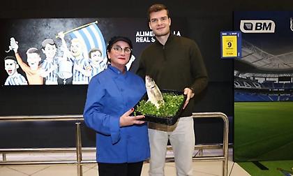 Ο Σόρλοθ ανακηρύχθηκε παίκτης του μήνα στη Σοσιεδάδ και του απονεμήθηκε μια... ψαρούκλα!