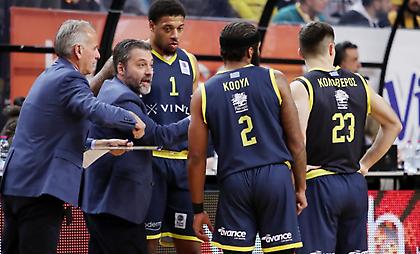 Το 11-0 του Λαυρίου για το +17 κόντρα στην ΑΕΚ