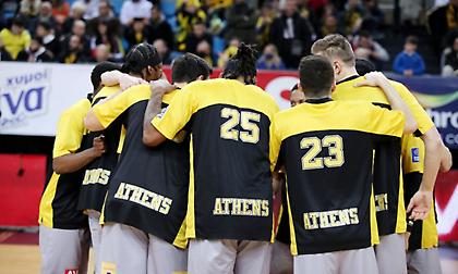 Παίκτες και Καντζούρης «κλειδώθηκαν» στα αποδυτήρια μετά τη συντριβή από το Λαύριο