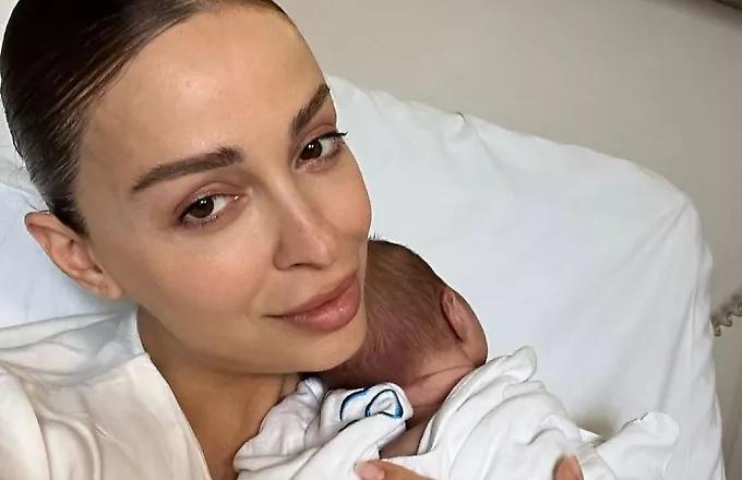 Η Ελένη Φουρέιρα θηλάζει το μωρό της - «Είσαι το σπουδαιότερό μου επίτευγμα»